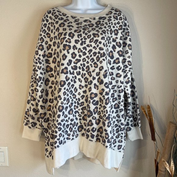 Ocean Drive Clothing Cheetah sweatshirt oversized Cream size L NWT - Picture 1 of 14